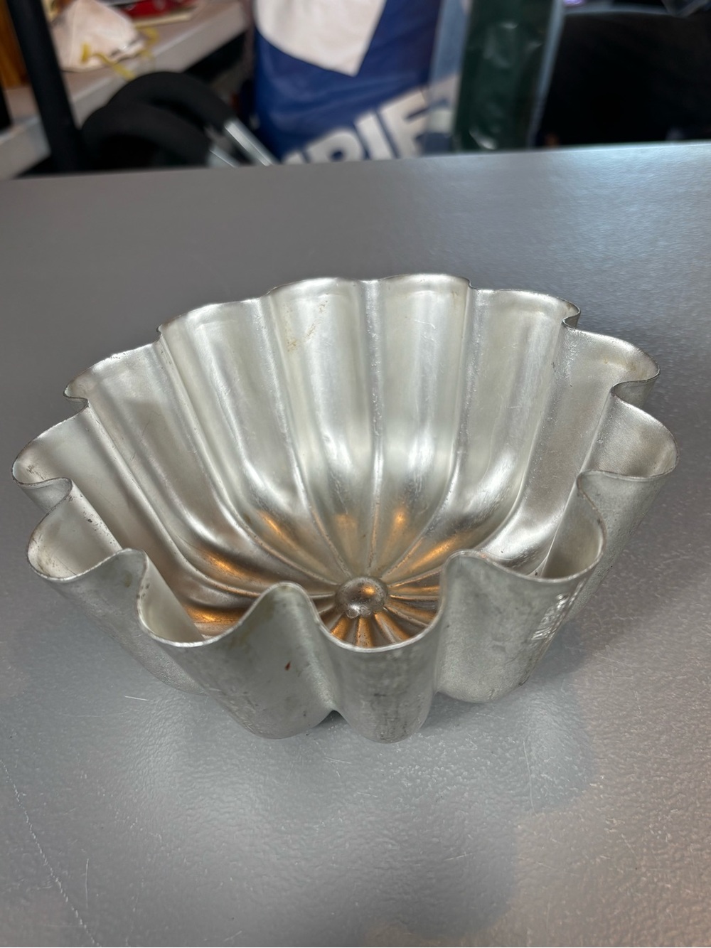 Unbranded Fluted Metal Gelatin Mold Scalloped Flower Kitchen Decor